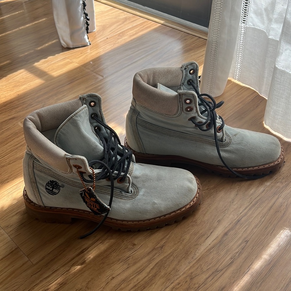 Super cool limited edition light wash denim timberlands